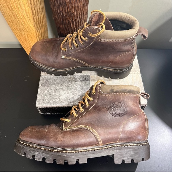 Roots Shoes - Vintage ROOTS TUFF made in Canada Boots